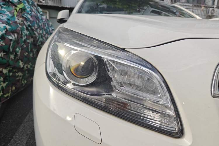 Used Chevrolet Malibu 2014 2.4L Automatic Luxury Edition Right Front Headlight