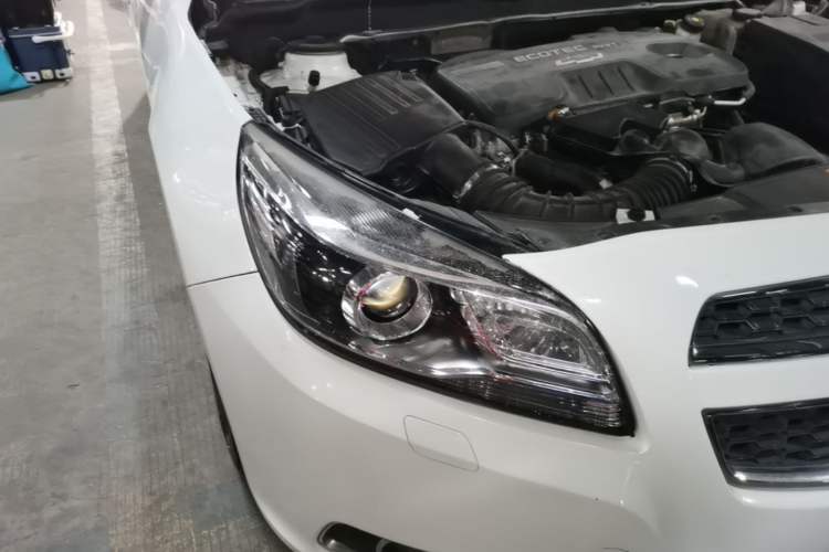 Used Chevrolet Malibu 2014 2.0L Automatic Luxury Edition Right Front Headlight
