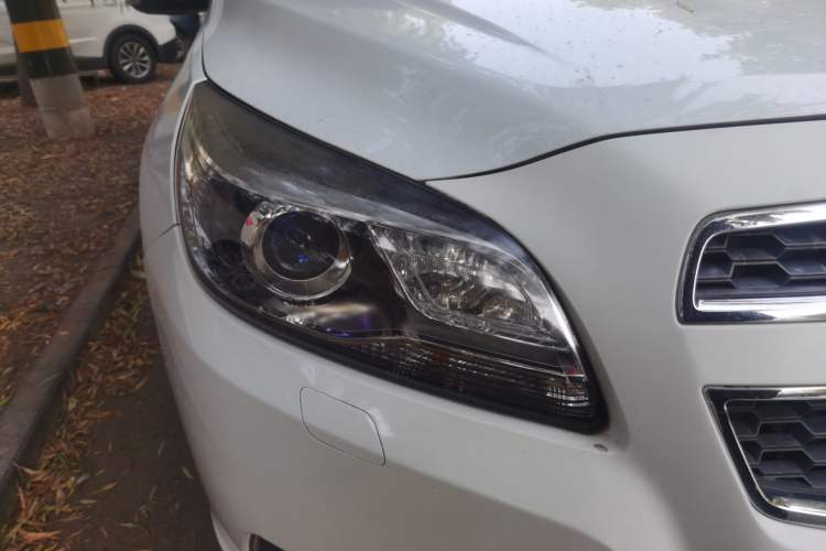 Used Chevrolet Malibu 2014 2.0L Automatic Luxury Edition Right Front Headlight