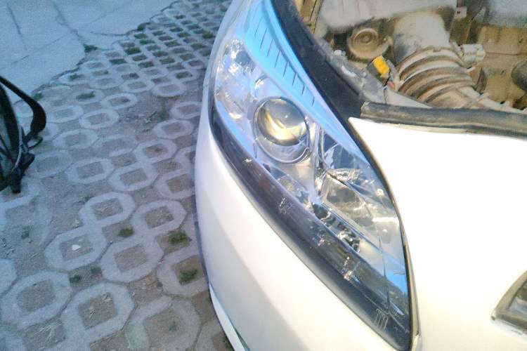 Used Chevrolet Malibu 2014 2.0L Automatic Comfort Edition Right Front Headlight