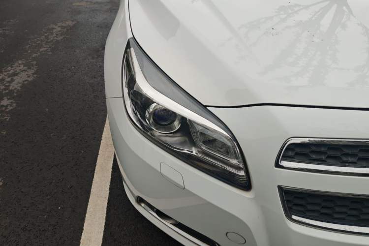Used Chevrolet Malibu 2014 2.0L Automatic Luxury Edition Right Front Headlight