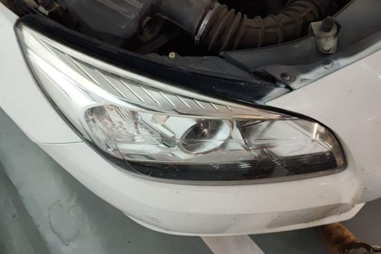 Used Chevrolet Malibu 2014 2.0L Automatic Luxury Edition Right Front Headlight