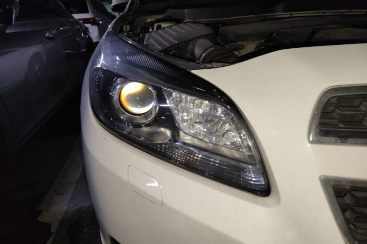 Used Chevrolet Malibu 2014 2.4L Automatic Luxury Edition Right Front Headlight