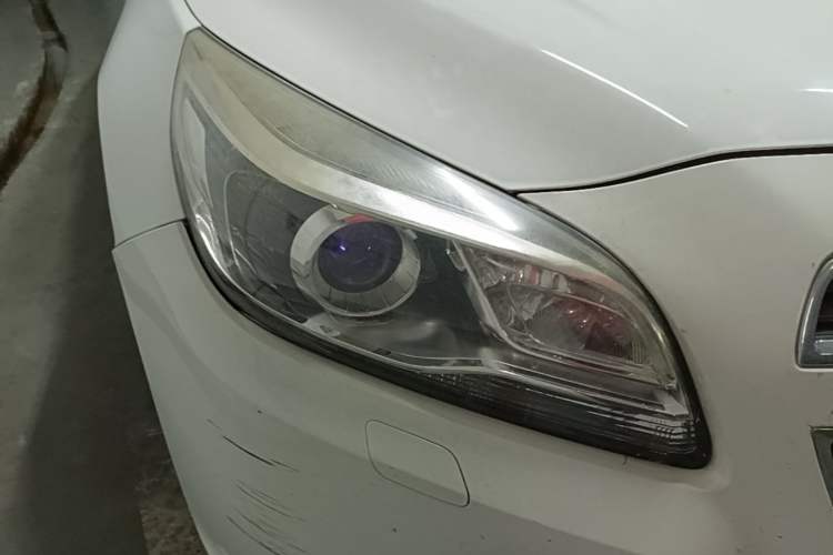 Used Chevrolet Malibu 2014 2.0L Automatic Luxury Edition Right Front Headlight