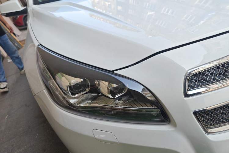 Used Chevrolet Malibu 2014 2.4L Automatic Luxury Edition Right Front Headlight