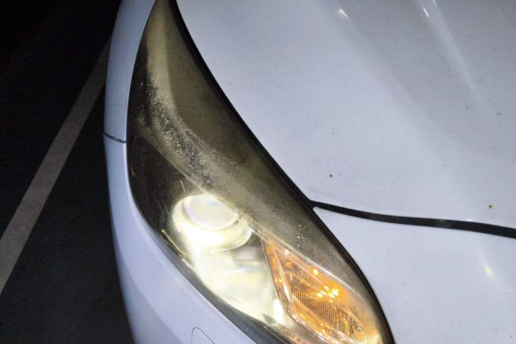 Used Chevrolet Malibu 2014 2.0L Automatic Luxury Edition Right Front Headlight