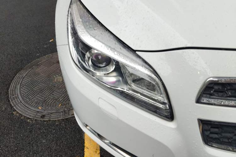 Used Chevrolet Malibu 2014 2.0L Automatic Luxury Edition Right Front Headlight
