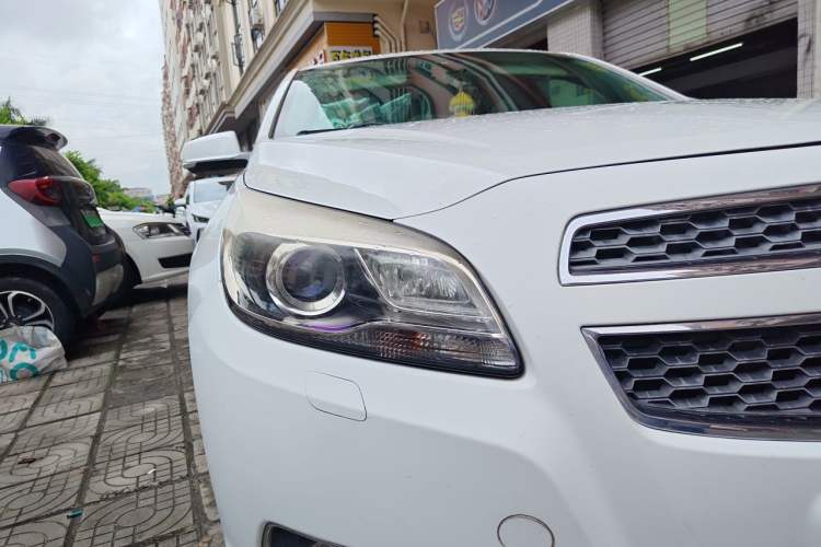 Used Chevrolet Malibu 2014 2.0L Automatic Luxury Edition Right Front Headlight