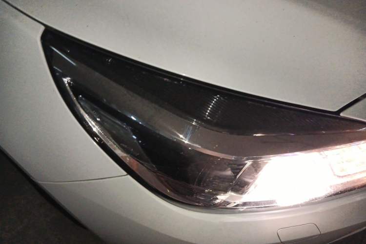 Used Chevrolet Malibu 2014 2.0L Automatic Luxury Edition Right Front Headlight