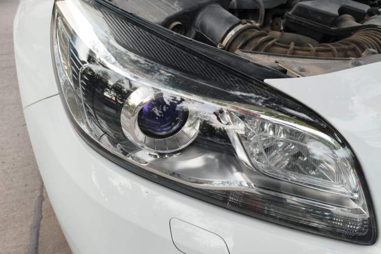 Used Chevrolet Malibu 2014 2.0L Automatic Luxury Edition Right Front Headlight