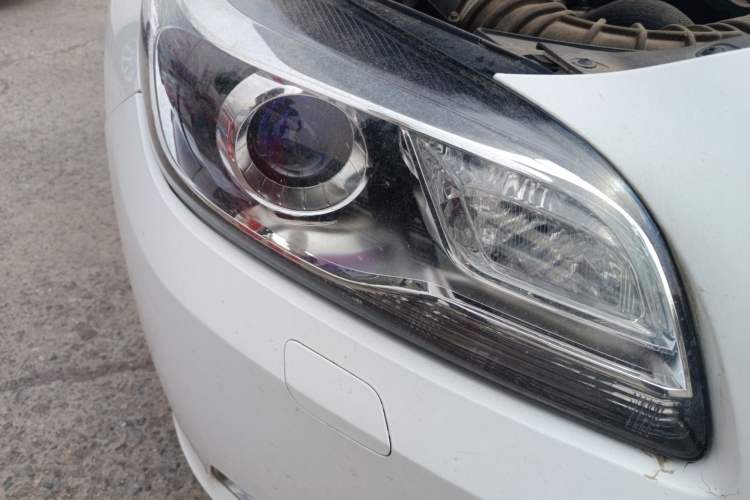 Used Chevrolet Malibu 2014 2.4L Automatic Luxury Edition Right Front Headlight