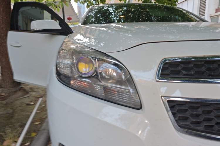 Used Chevrolet Malibu 2014 2.0L Automatic Comfort Edition Right Front Headlight