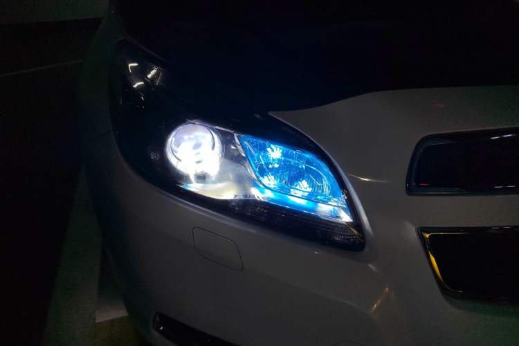Used Chevrolet Malibu 2014 2.4L Automatic Luxury Edition Right Front Headlight