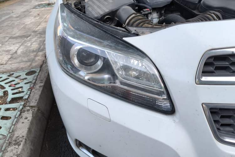 Used Chevrolet Malibu 2014 2.4L Automatic Luxury Edition Right Front Headlight