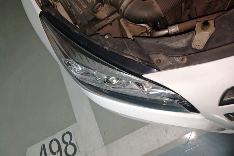 Used Chevrolet Malibu 2014 1.6T Automatic Comfort Edition Right Front Headlight