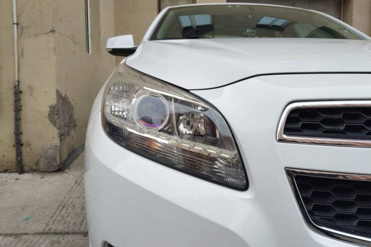 Used Chevrolet Malibu 2014 2.0L Automatic Comfort Edition Right Front Headlight