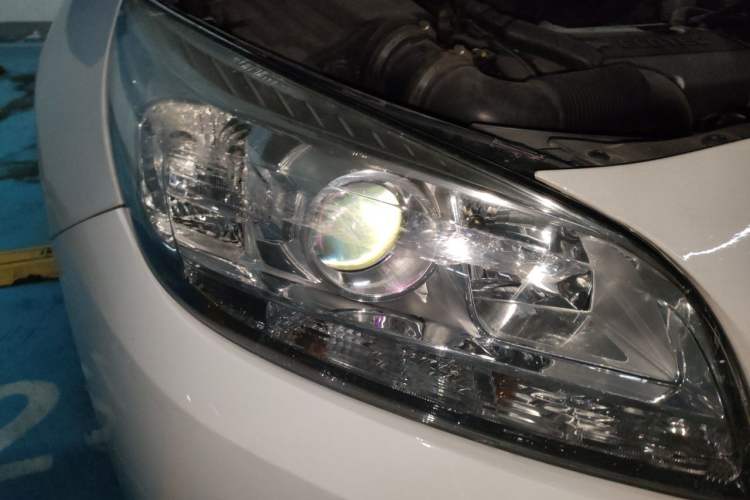 Used Chevrolet Malibu 2014 1.6T Automatic Comfort Edition Right Front Headlight