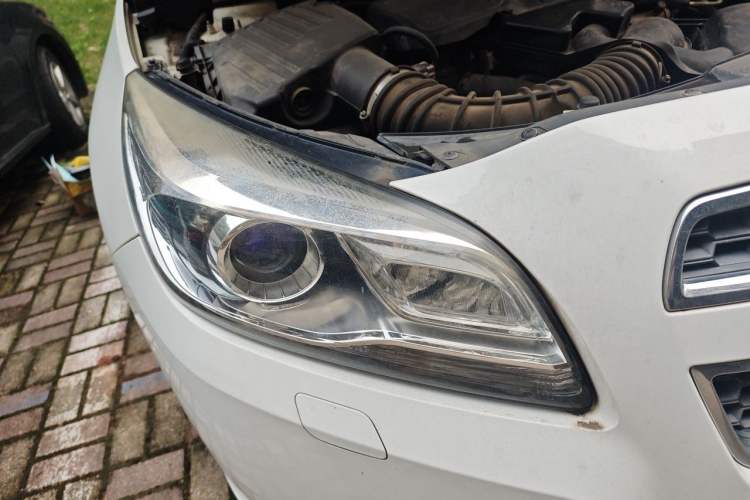 Used Chevrolet Malibu 2014 2.0L Automatic Luxury Edition Right Front Headlight