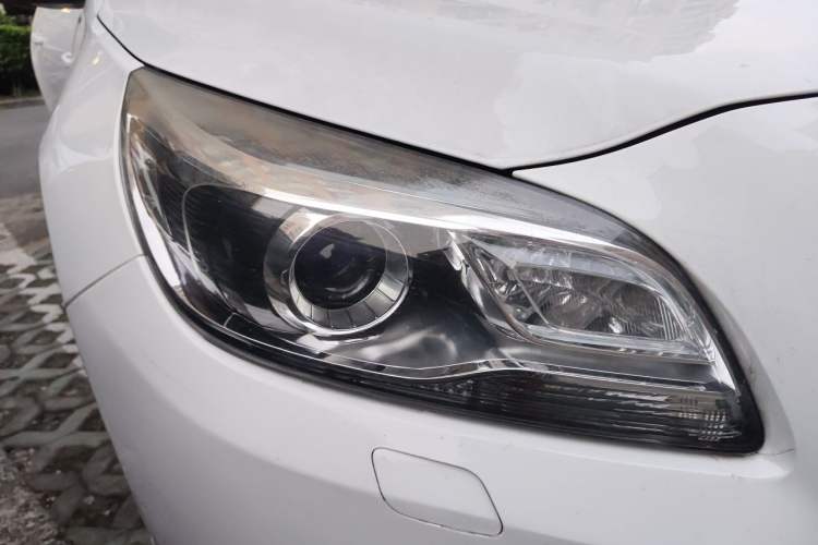 Used Chevrolet Malibu 2014 2.0L Automatic Luxury Edition Right Front Headlight
