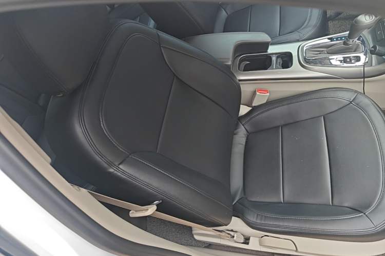 Used Chevrolet Malibu 2014 2.0L Automatic Comfort Edition Right Front Seat