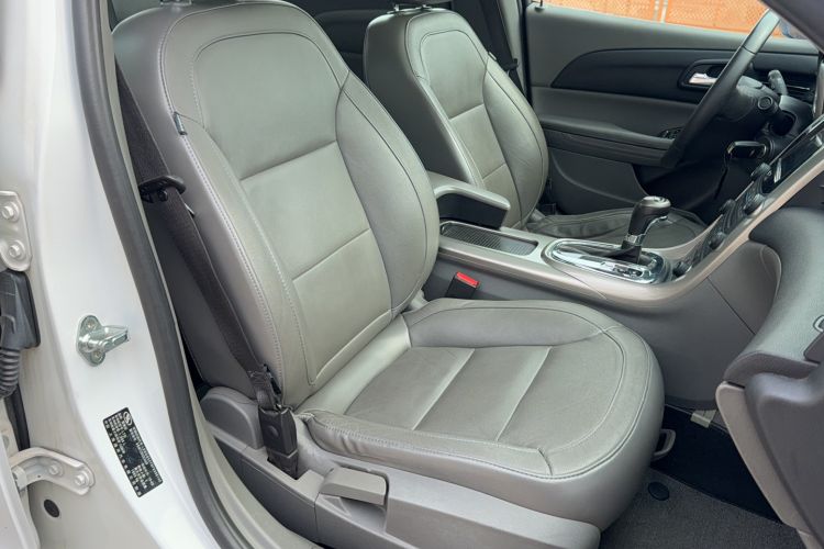 Used Chevrolet Malibu 2014 2.0L Automatic Luxury Edition Right Front Seat