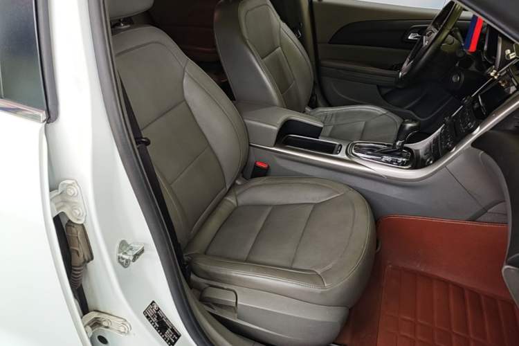 Used Chevrolet Malibu 2014 2.0L Automatic Luxury Edition Right Front Seat