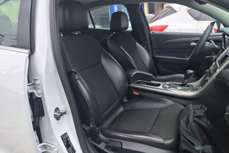 Used Chevrolet Malibu 2014 1.6T Automatic Comfort Edition Right Front Seat