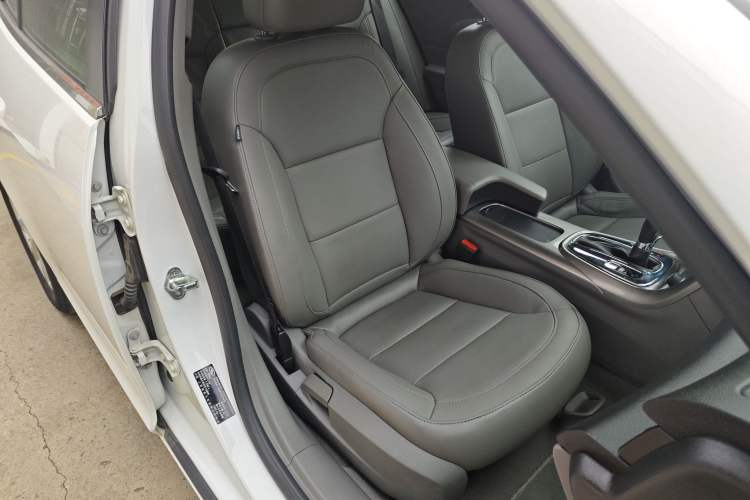 Used Chevrolet Malibu 2014 2.0L Automatic Luxury Edition Right Front Seat