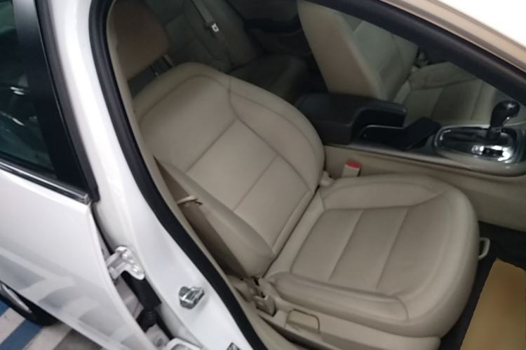 Used Chevrolet Malibu 2014 2.0L Automatic Luxury Edition Right Front Seat