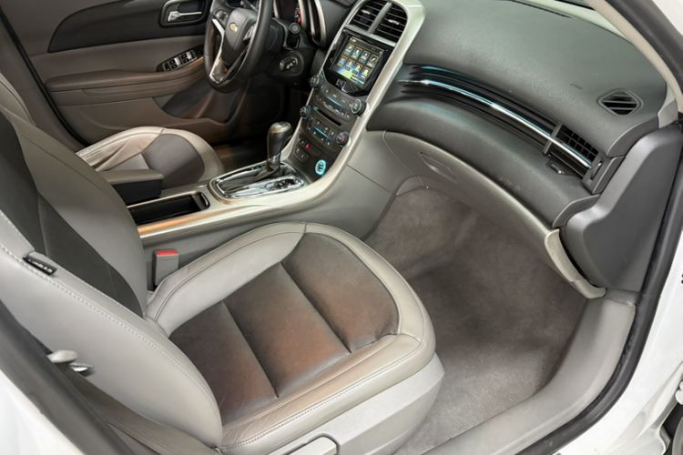 Used Chevrolet Malibu 2014 2.0L Automatic Luxury Edition Right Front Seat