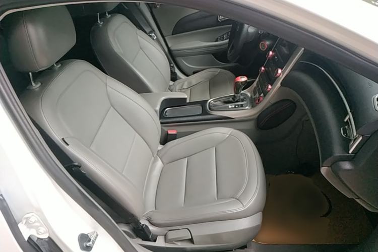 Used Chevrolet Malibu 2014 2.0L Automatic Luxury Edition Right Front Seat