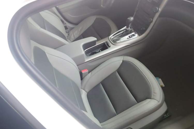 Used Chevrolet Malibu 2014 2.0L Automatic Luxury Edition Right Front Seat