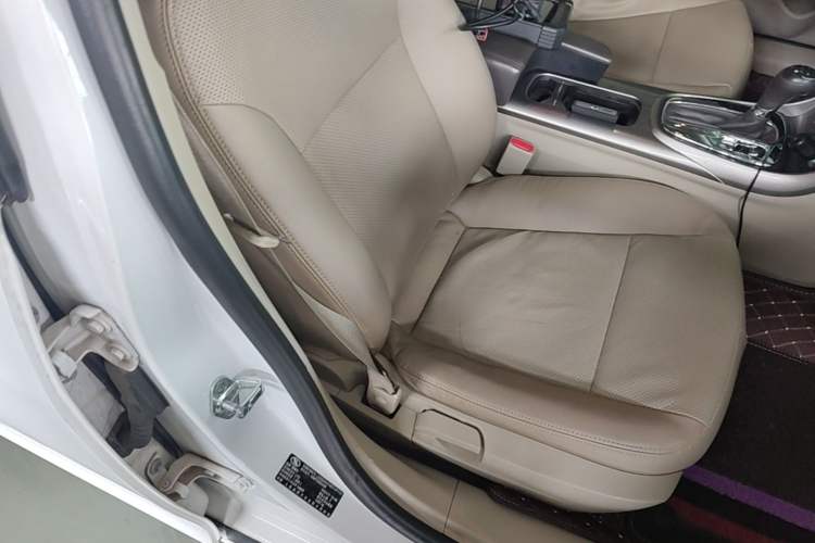 Used Chevrolet Malibu 2014 2.0L Automatic Comfort Edition Right Front Seat