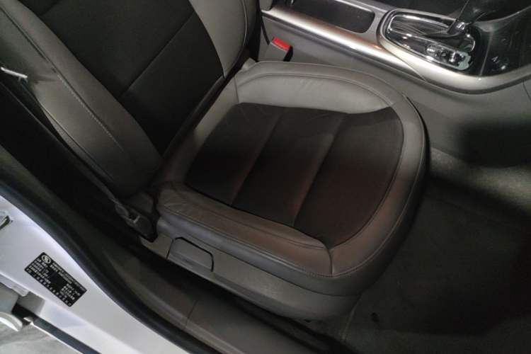Used Chevrolet Malibu 2014 2.0L Automatic Luxury Edition Right Front Seat