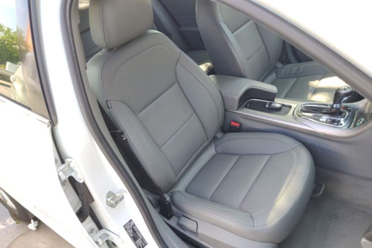 Used Chevrolet Malibu 2014 2.0L Automatic Luxury Edition Right Front Seat