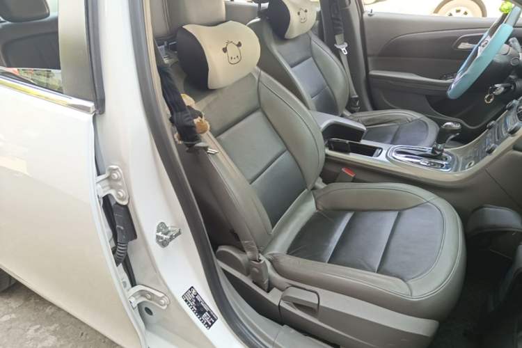 Used Chevrolet Malibu 2014 2.0L Automatic Luxury Edition Right Front Seat