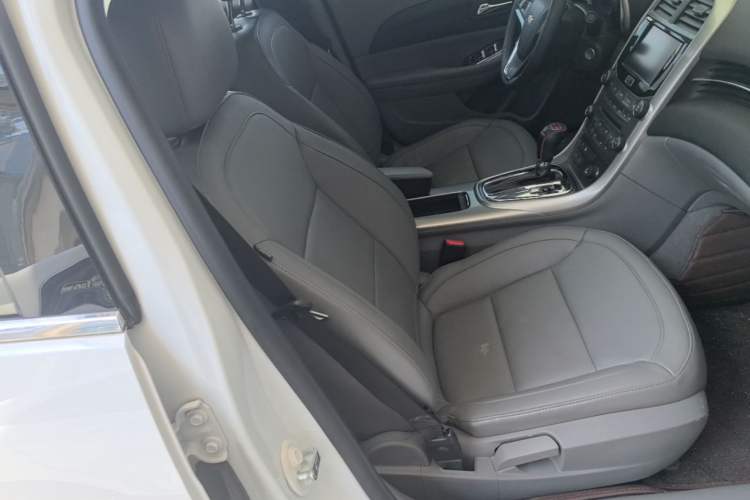 Used Chevrolet Malibu 2014 2.0L Automatic Luxury Edition Right Front Seat