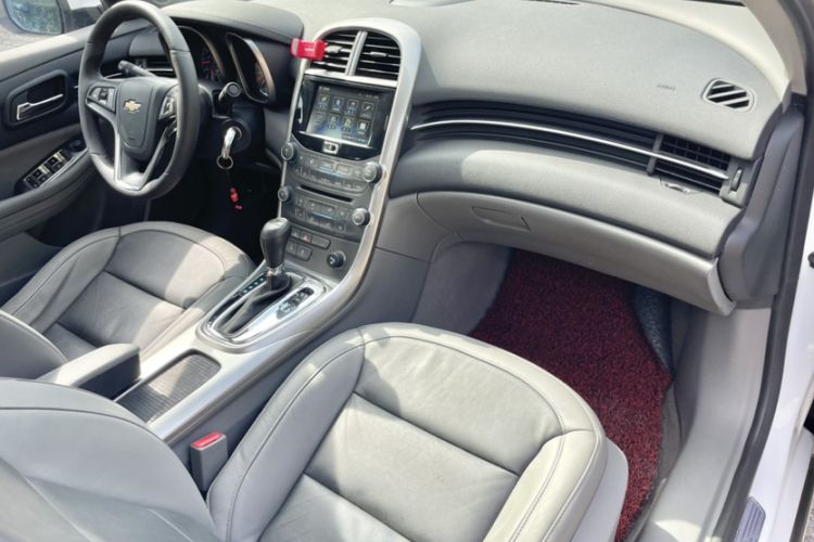 Used Chevrolet Malibu 2014 2.0L Automatic Luxury Edition Right Front Seat