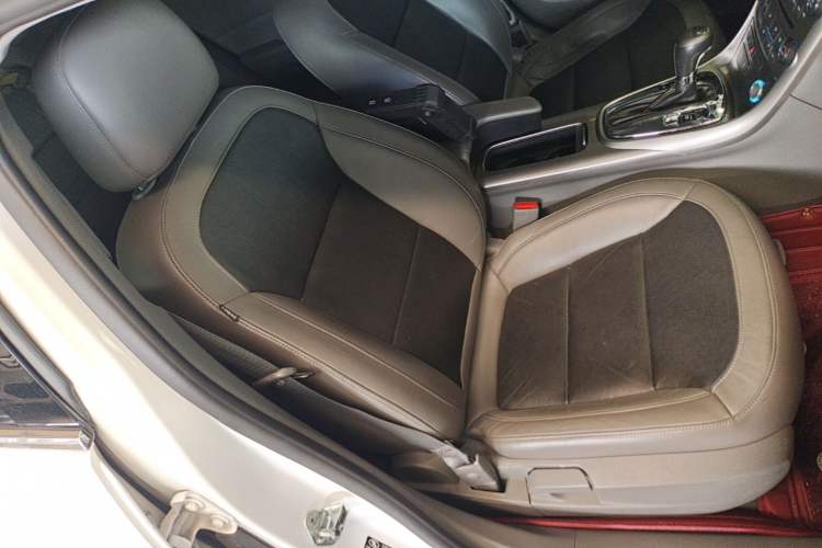 Used Chevrolet Malibu 2014 2.0L Automatic Luxury Edition Right Front Seat