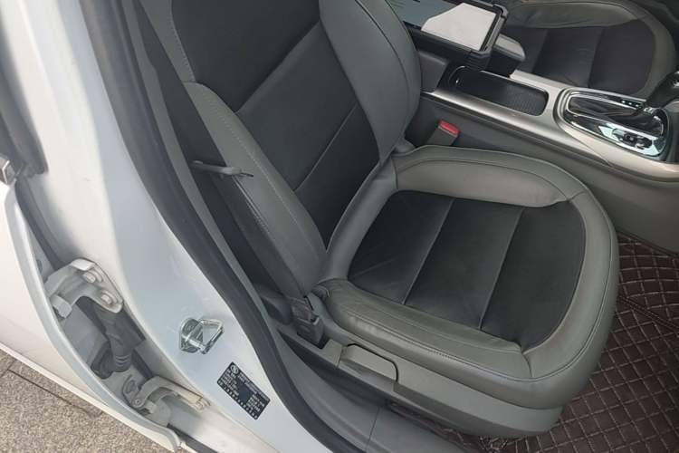 Used Chevrolet Malibu 2014 2.0L Automatic Luxury Edition Right Front Seat