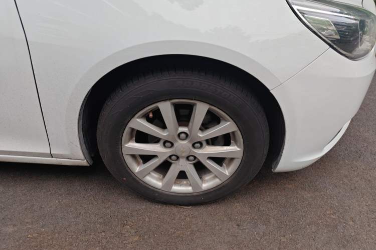 Used Chevrolet Malibu 2014 2.4L Automatic Luxury Edition Right Front Wheel Hub
