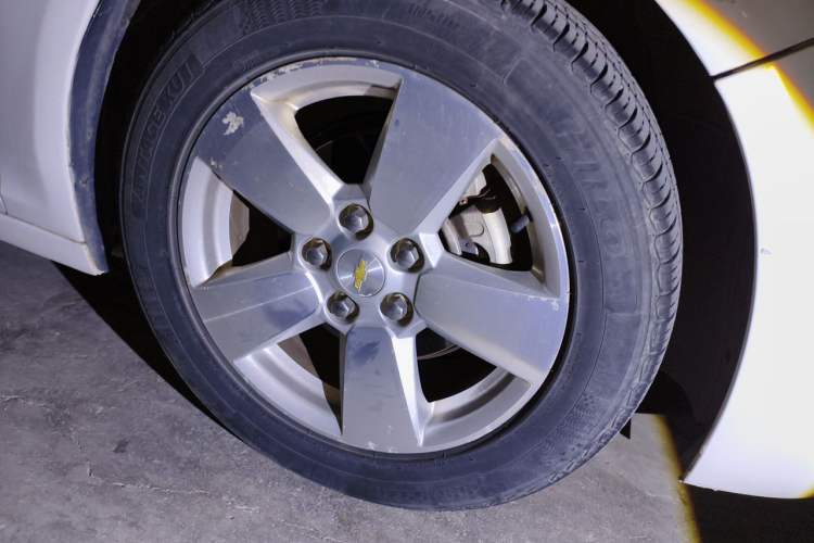Used Chevrolet Malibu 2014 2.0L Automatic Comfort Edition Right Front Wheel Hub