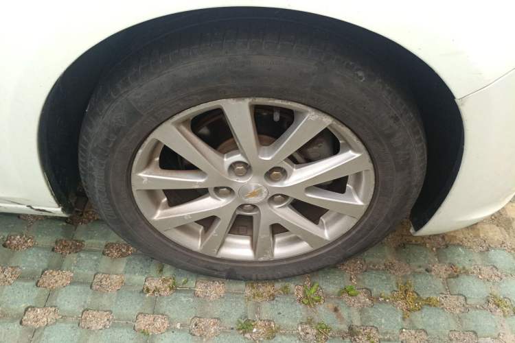 Used Chevrolet Malibu 2014 2.0L Automatic Luxury Edition Right Front Wheel Hub