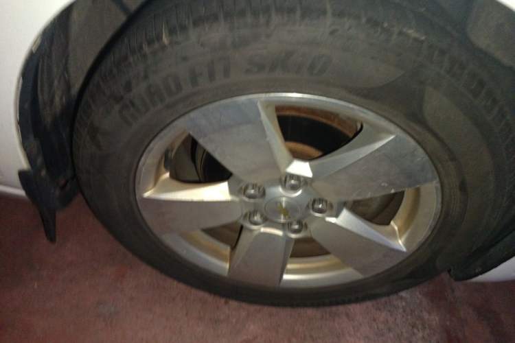 Used Chevrolet Malibu 2014 2.0L Automatic Comfort Edition Right Front Wheel Hub