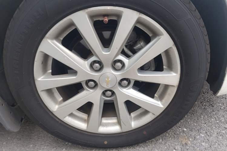 Used Chevrolet Malibu 2014 2.0L Automatic Luxury Edition Right Front Wheel Hub