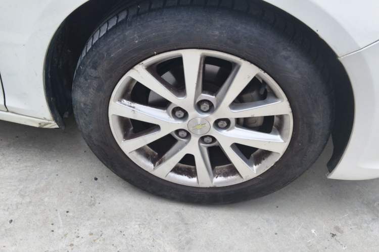 Used Chevrolet Malibu 2014 2.0L Automatic Luxury Edition Right Front Wheel Hub