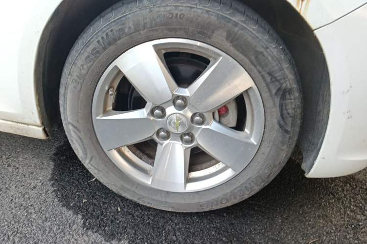 Used Chevrolet Malibu 2014 2.0L Automatic Comfort Edition Right Front Wheel Hub