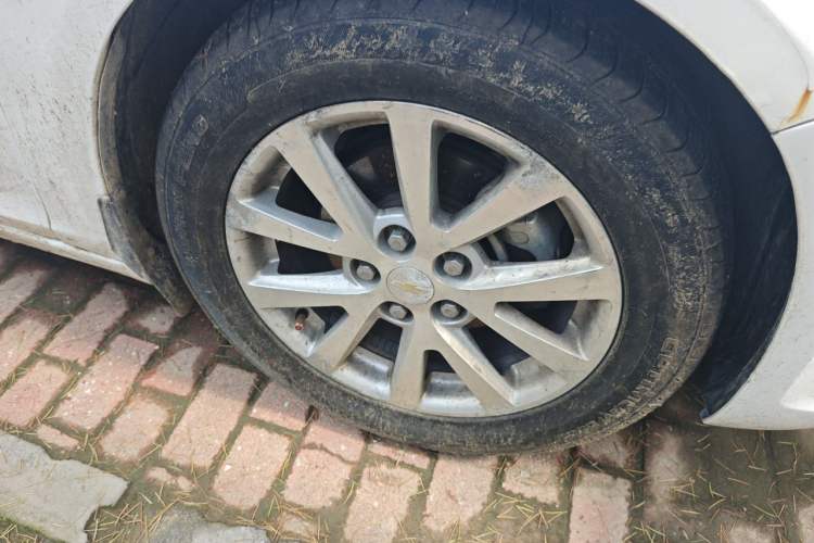 Used Chevrolet Malibu 2014 2.0L Automatic Luxury Edition Right Front Wheel Hub