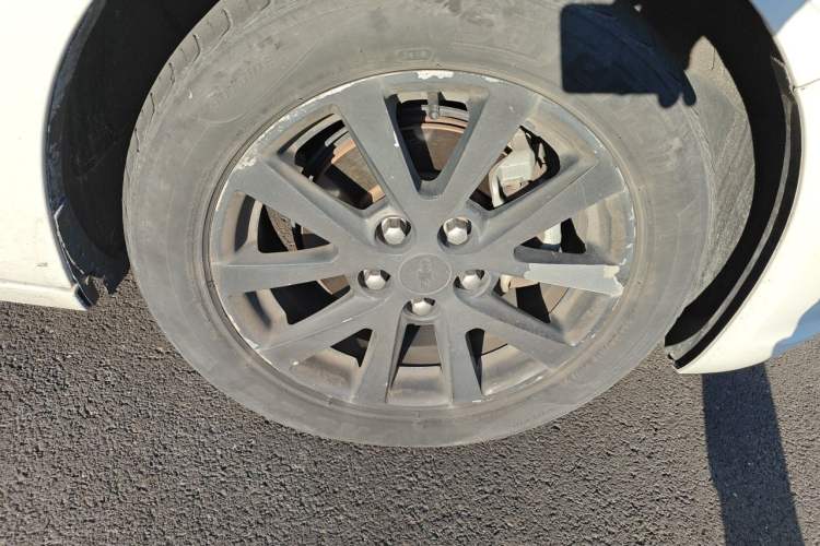 Used Chevrolet Malibu 2014 2.0L Automatic Luxury Edition Right Front Wheel Hub