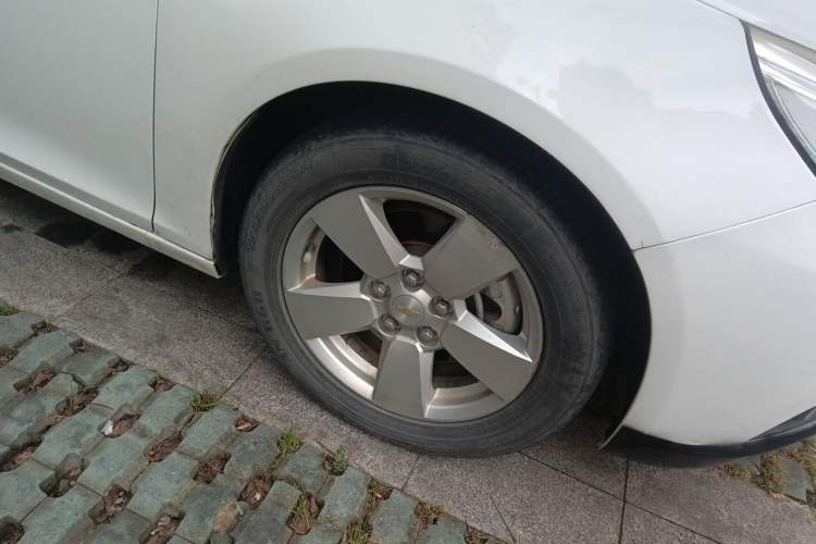 Used Chevrolet Malibu 2014 1.6T Automatic Comfort Edition Right Front Wheel Hub